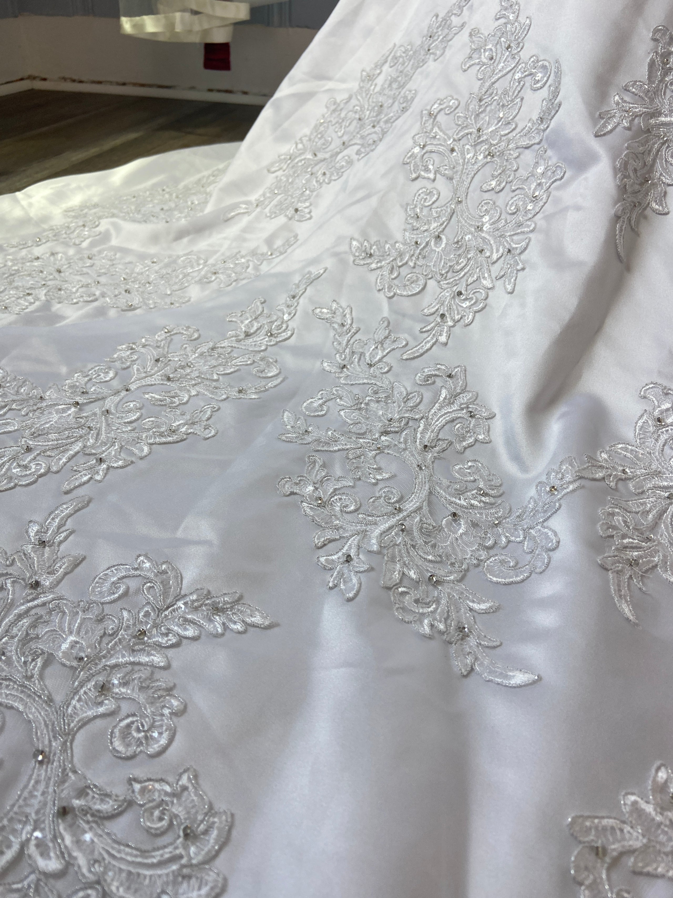 Size 24W Style CWG594 Matchmaker Bridal Boutique Consignments